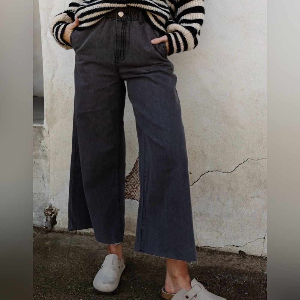 Women’s Wide Leg Light Jeans | Washed Black | Size Small | Three Birds Nest